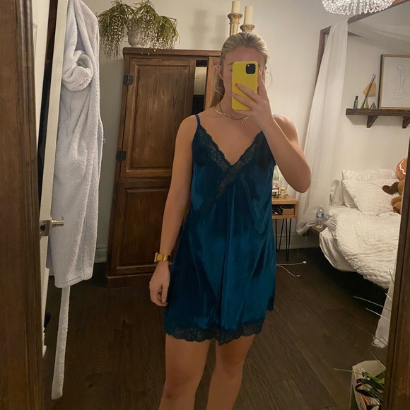 Vintage velour dress - Picture 1 of 3